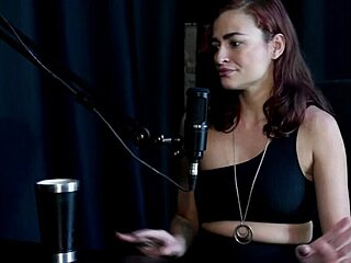 a mãe descobriu a sua orgia ainda não gravou com travesti decidiu parar pra se curar e foi chamada de atriz pornô evangélica - kamilla werneck sheer red