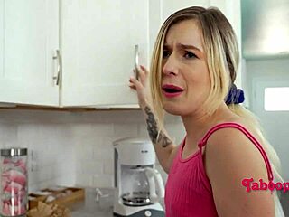 either feed me or fuck me stepbro chop chop 😈