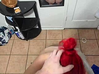 Amber on her knees for daddy, giving blowjob 😘