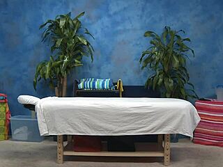 Hot Eighteen-Year-Old Teen Beauty