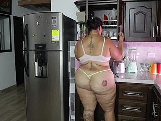 hijastro spies on madrastra, things go wrong 😈