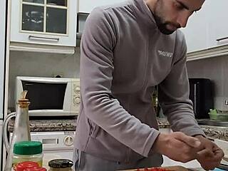 I cook a tortilla, I strip, I masturbate, and run