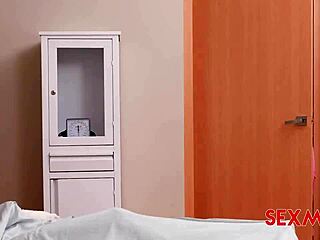 सेक्समेक्स प्रेजेंट्स काइंड नर्स निकोल ज़्यूरिख बिग टिट्स ब्लोजॉब से हीलिंग करती है। कोलंबियन क्रीमपाई हॉस्पिटल में!