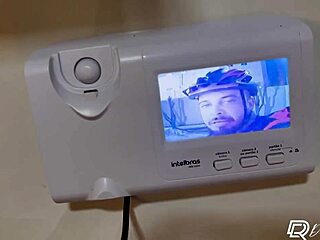 Seduced the delivery guy and enjoyed a hot experience