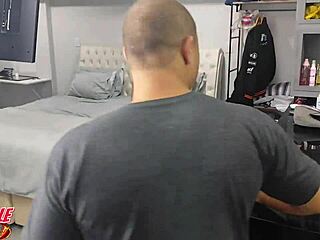 Levei e o meu marido pra comer a minha tia