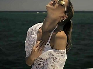 valentina ginagerson showcases beauty in solo music performance