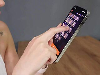 fucking my roommate while boyfriend's away! 😜