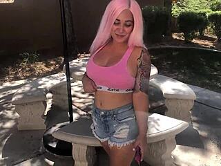 Curvy Barbi with pink hair rides Rome Major until he cums on her big clit 😍