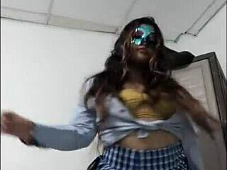 Horny student waits for boyfriend to fuck her