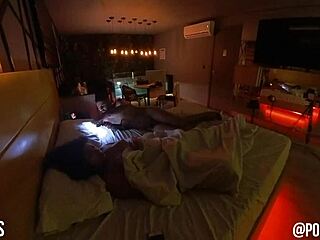 Tattooed hunk fucks me in hotel barbanegraz room