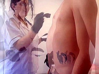 Latina Babyluna Gets Handjob After Shaving