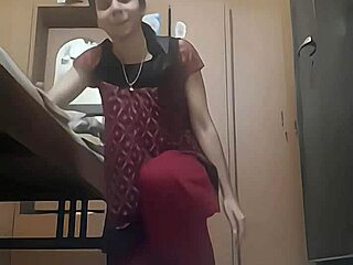 Desi creampie queen works out her boobs, then gets double penetrated with creampie finish