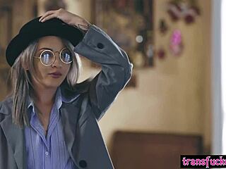 Petite tranny Korra Del Rio receives oral pleasure from Lola
