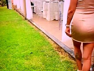 Wow, Esposacasual showing off at a friend's wedding in public!