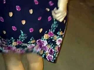Teasing mature with a big ass on the streets of Lima part 1