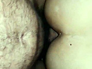 This mature milf does solo anal, assfucking like a pro