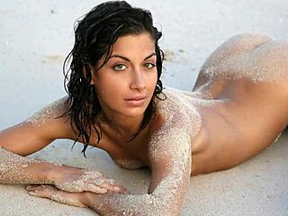 Oh, that modelz beauty lady is stunning, she said with a smile