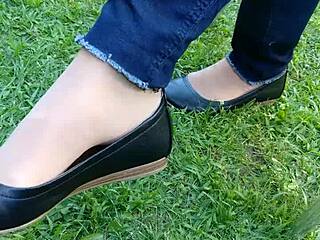 Tan Nylons Dipping in Flats