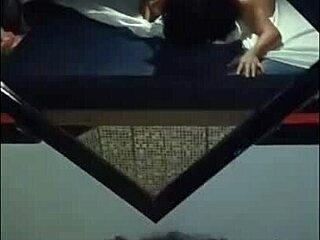 Fodendo A Novinha Rabuda Da Buceta Rosinha De 4 Na Frente Do Espelho