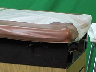 i lub scarlett johnson's vag inspection