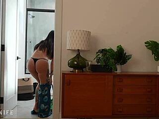 French Beauty Effy Cutie Soaks Panties in Front of Roommate!