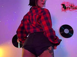 Pin Up Girl Gets Naughty Fun