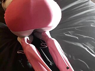 laura xxx model in sexy stockings and heels 😍