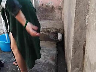 Bhabhi Bathes With Wet Pussy!