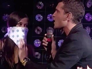 giorgia palmas performs a sexy dance on cdlive stage