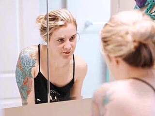 Girls Kiss And Lick Pussy In Gym Workout