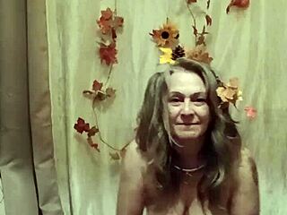 Celebrating autumn with a flash 😊