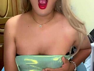rica transexual con tatuajes y rica leche
