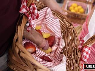 Little Princess Unboxes Her Juice Box With Deepthroat