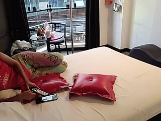 fui a un hotel a follar y brincaron sobre mi... que rico, quiero más! 😍