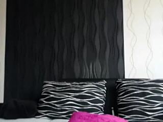 Watch This Horny Teen's Assfucking Cam Show!