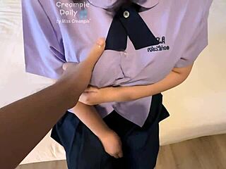 แตกท่อในสาวนักเรียน