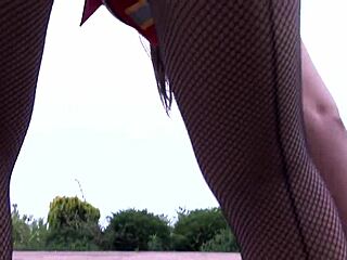 Hardfucking MILF With Wet Pussy Dripping!