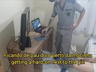 Safada Sem Calcinha Recebe Técnico Da Net