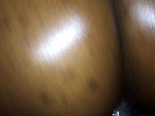 Big butt chocolate bbw with fat ass shaking and more