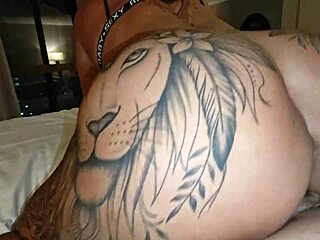 Danaxmuscles amazes with an incredible deepthroat performance in a bold display.
