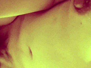 Korean amateur teen shows off in homemade clip