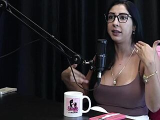 sua live leaked on xvideos, renatinha melo spills tips 😜