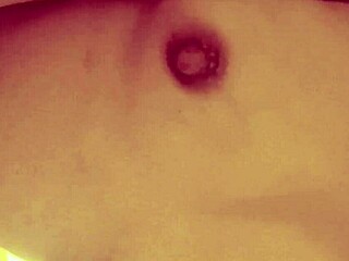 Korean amateur teen shows off in homemade clip