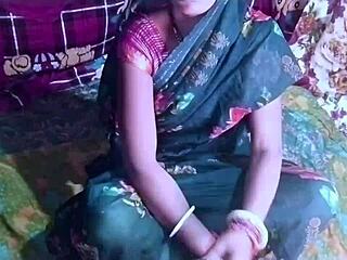 Desi Rashi Aunty's First Hindi Audio Sex with Claire Vaise. Saree Lifted for Wild Fingering!