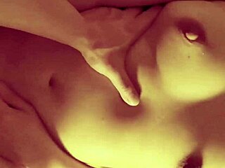 Korean amateur teen shows off in homemade clip