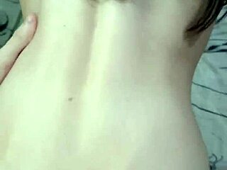 Amateur sex with hot 18-year-old babe in pussy