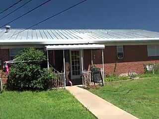 Delicious Little White Girl: A Charming Redhead With Stunning Legs