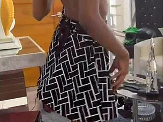 que delicia de tetas y coño tiene esa morena colombiana