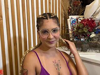 She tires of small dick boyfriend and stretches pussy in cuckold house.