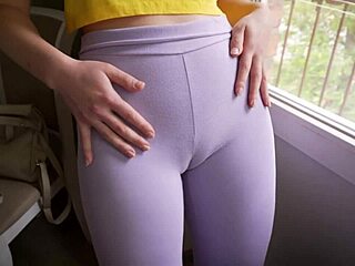 Stepsis in Tight Spandex Leggings Shows Big Cameltoe Pussy at Gym